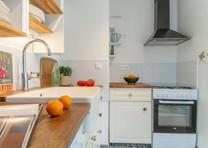 Bel Lumineux A * بياريتز